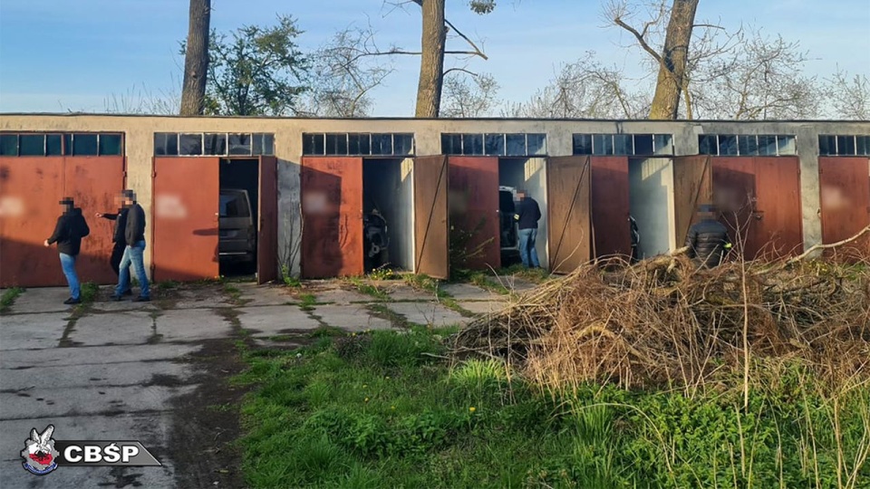 źródło: https://cbsp.policja.pl/cbs/aktualnosci/231051,Uderzenie-w-gang-samochodziarzy-dzialajacy-w-Niemczech-i-Polsce.html