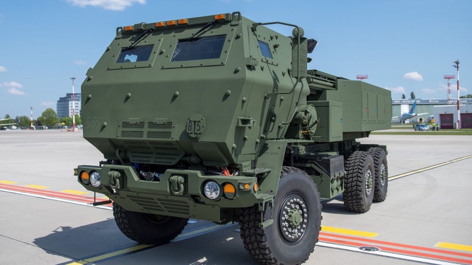 Wyrzutnia dalekiego zasięgu HIMARS. Fot. twitter.com/MON_GOV_PL