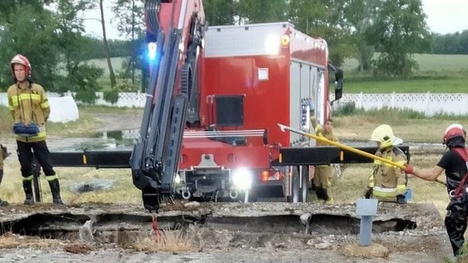 Na miejscu pracowali strażacy z OSP w Dolicach i Kolina. źródło: https://www.facebook.com/OSPDOLICE