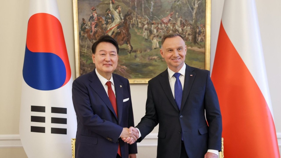 Andrzej Duda podkreślił, że oba kraje wspólnie realizują coraz więcej ambitnych projektów gospodarczych. źródło: https://twitter.com/prezydentpl
