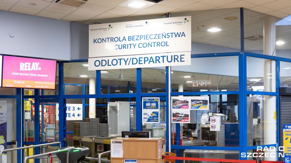 W ubiegłym roku lotnisko w Goleniowie obsłużyło ponad 400 tysięcy pasażerów. Najwięcej z nich skorzystało w lotów do Warszawy. Fot. Robert Stachnik [Radio Szczecin]