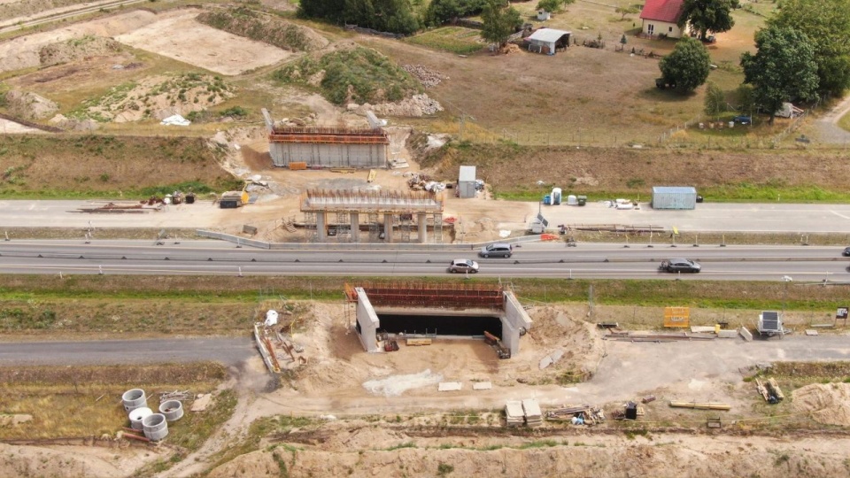 Zakończenie budowy planowane jest w II kwartale 2025 roku. źródło: https://twitter.com/GDDKiA_Szczecin/status/1683898173092249600