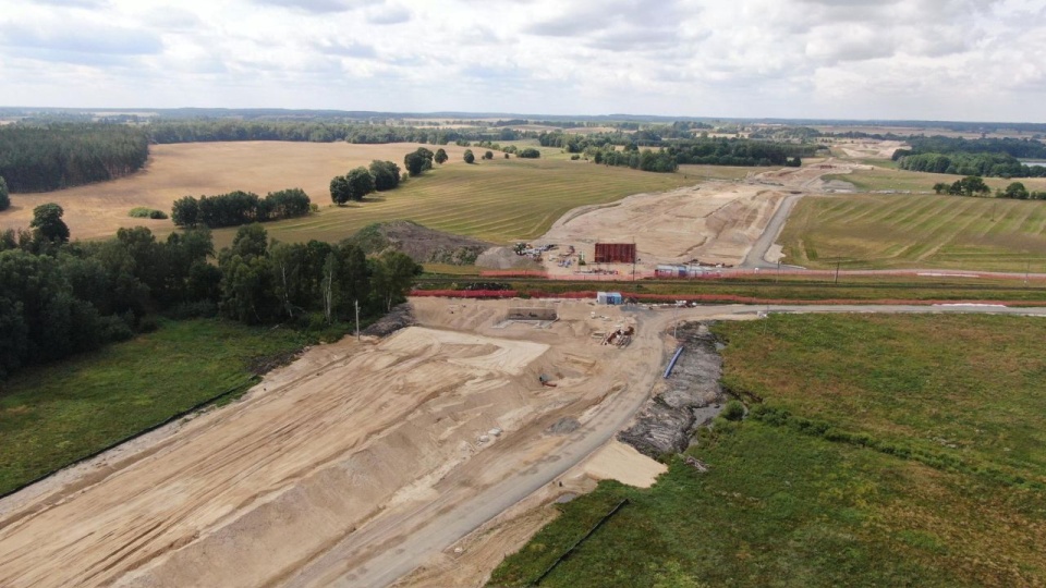 Zakończenie budowy planowane jest w II kwartale 2025 roku. źródło: https://twitter.com/GDDKiA_Szczecin/status/1683898173092249600