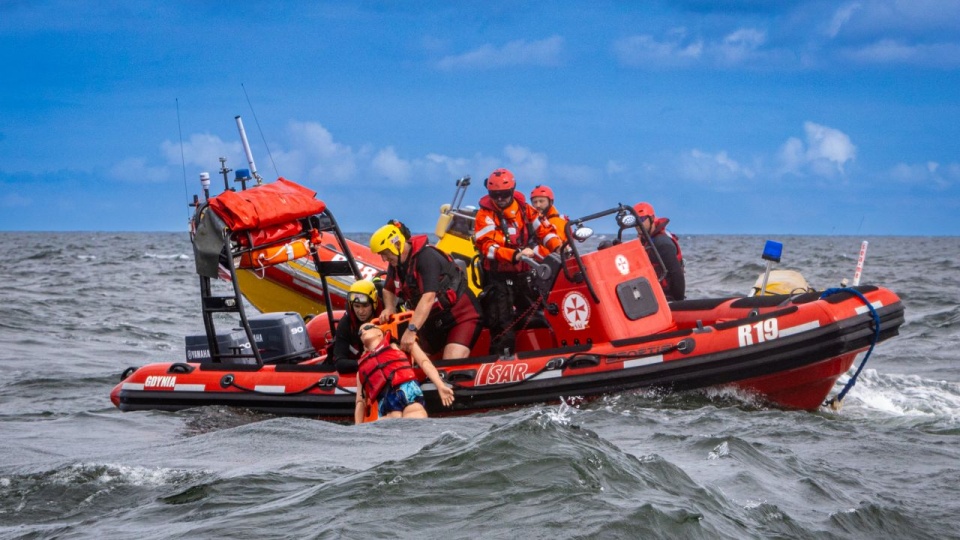 Morska Służba Poszukiwania i Ratownictwa zabezpiecza wody do 6 mil morskich od brzegu. W sumie pracuje tam 300 ratowników zawodowych i 120 ochotników. Fot. Grzegorz Gibas [Radio Szczecin]