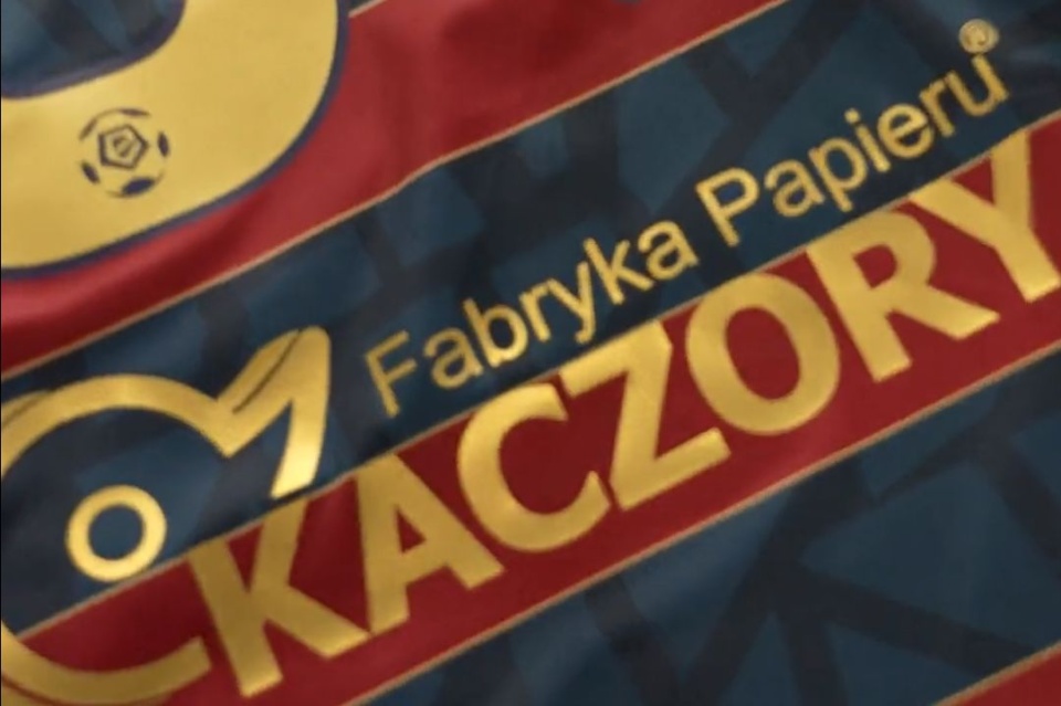 Nazwa i logo firmy pochodzą od nazwy miejscowości Kaczory położonej w powiecie pilskim w województwie wielkopolskim. https://twitter.com/PogonSzczecin