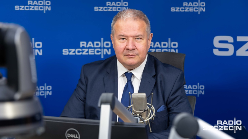 W audycji "Radio Szczecin na Wieczór" poseł PiS, Leszek Dobrzyński wyjaśnił, o jakie konkretnie bezpieczeństwo chodzi. Fot. Robert Stachnik [Radio Szczecin]