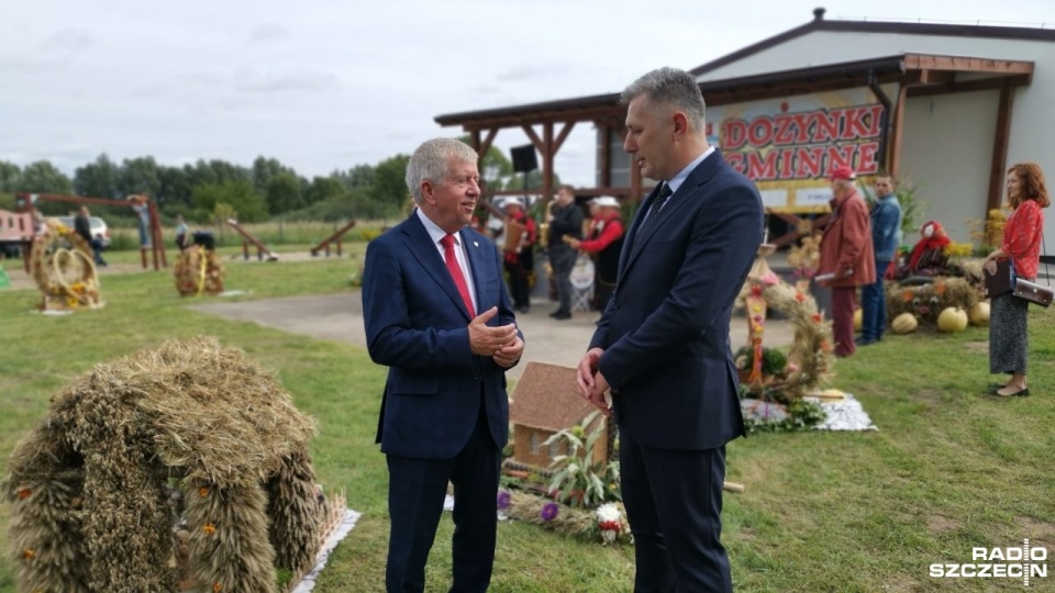 Michał Jach, poseł RP podkreśla, że dofinansowanie z rządowego funduszu zostało dobrze wykorzystane. Fot. Marek Synowiecki [Radio Szczecin]