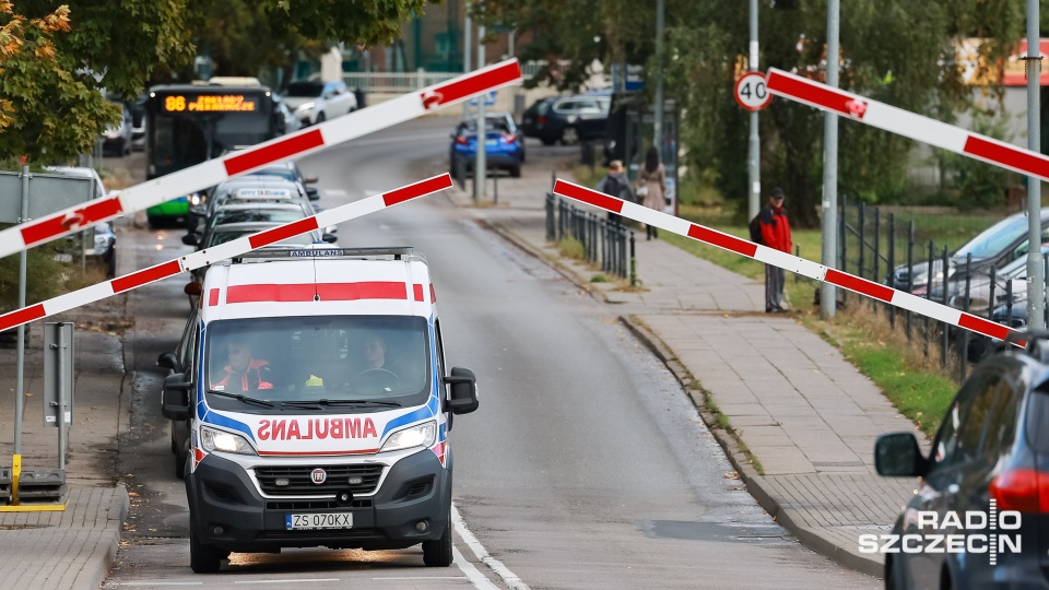 Kierowcy muszą jechać objazdem, inaczej pojedzie też komunikacja miejska. Fot. Robert Stachnik [Radio Szczecin]