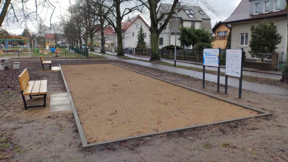 Tor do gry w bule wybudowano przy pl. Waleriana Pawłowskiego. źródło: https://www.facebook.com/groups/pogodniak/
