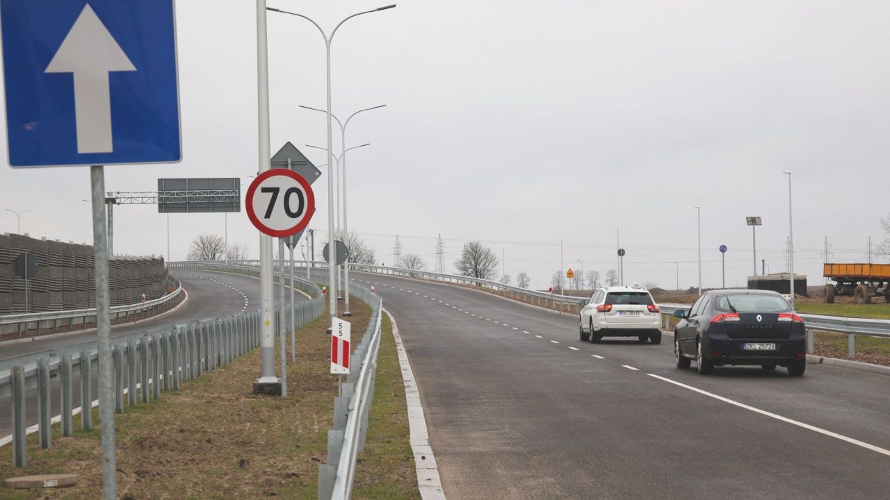 Od dziś dojazd do Kołobrzegu będzie łatwiejszy. Właśnie oddano do użytku nową drogę łączącą miasto z S6.
