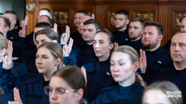 Fot. Robert Stachnik [Radio Szczecin] Nowi funkcjonariusze wstąpili do zachodniopomorskiego garnizonu [ZDJĘCIA, WIDEO]