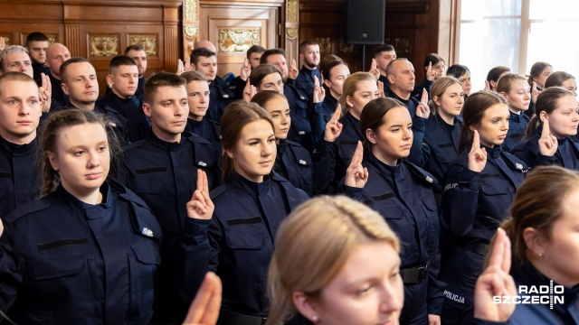 Fot. Robert Stachnik [Radio Szczecin] Nowi funkcjonariusze wstąpili do zachodniopomorskiego garnizonu [ZDJĘCIA, WIDEO]
