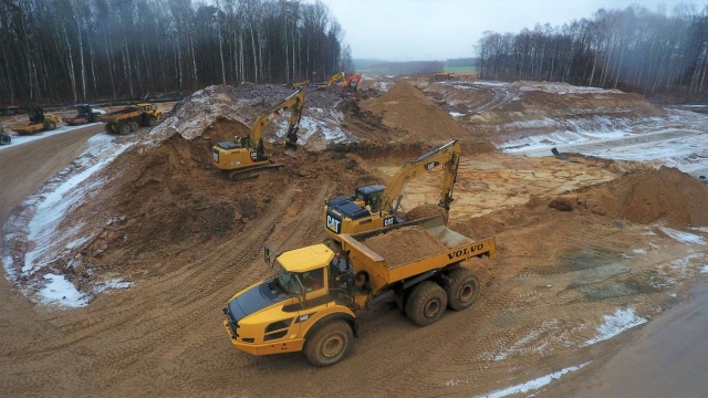 Zakończenie inwestycji planowane jest w III kwartale 2025 roku. źródło: https://www.facebook.com/gddkia Zima nie przeszkadza, budowa trwa [ZDJĘCIA]