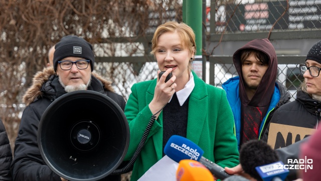 Fot. Robert Stachnik [Radio Szczecin] Mieszkańcy ocalili przystanek przy ul. Studziennej [WIDEO, ZDJĘCIA]