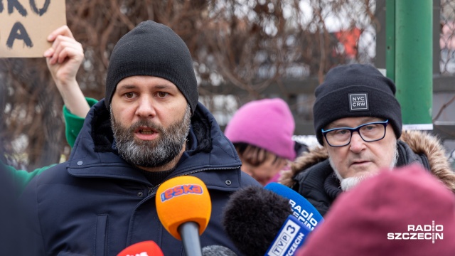 Fot. Robert Stachnik [Radio Szczecin] Mieszkańcy ocalili przystanek przy ul. Studziennej [WIDEO, ZDJĘCIA]