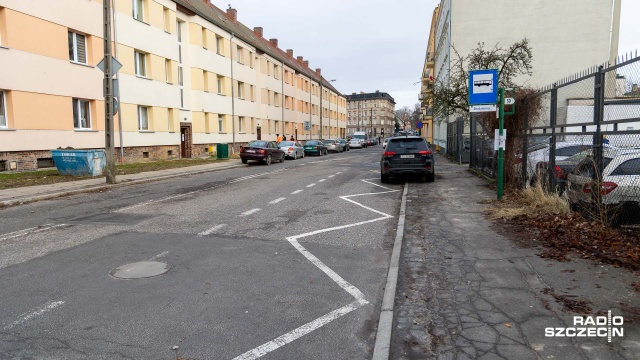 Fot. Robert Stachnik [Radio Szczecin] Mieszkańcy ocalili przystanek przy ul. Studziennej [WIDEO, ZDJĘCIA]