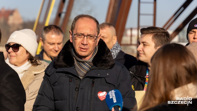 Fot. Robert Stachnik [Radio Szczecin] Marszałek województwa zachodniopomorskiego kwestuje na Łasztowni [WIDEO, ZDJĘCIA]