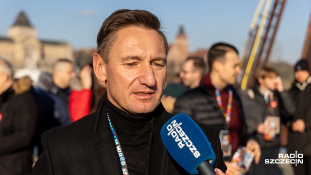 Fot. Robert Stachnik [Radio Szczecin] Marszałek województwa zachodniopomorskiego kwestuje na Łasztowni [WIDEO, ZDJĘCIA]