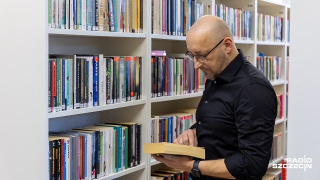 Fot. Robert Stachnik [Radio Szczecin] Biblioteka na Pogodnie w nowej odsłonie. "Nareszcie. Bardzo potrzebne miejsce" [WIDEO, ZDJĘCIA]