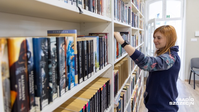 Fot. Robert Stachnik [Radio Szczecin] Biblioteka na Pogodnie w nowej odsłonie. "Nareszcie. Bardzo potrzebne miejsce" [WIDEO, ZDJĘCIA]
