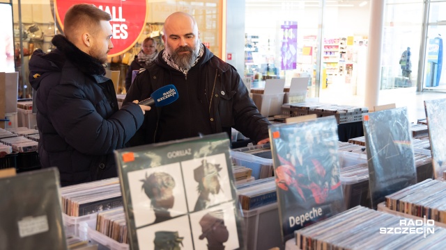 Fot. Robert Stachnik [Radio Szczecin] Sentyment do czarnej płyty. Giełda winyli wystartowała [WIDEO, ZDJĘCIA]