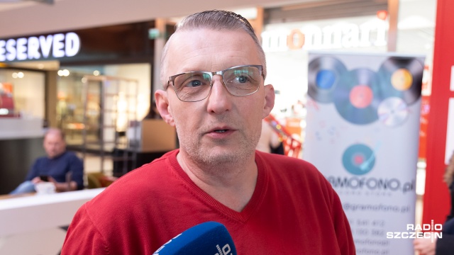Fot. Robert Stachnik [Radio Szczecin] Sentyment do czarnej płyty. Giełda winyli wystartowała [WIDEO, ZDJĘCIA]