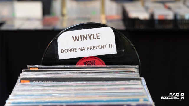 Fot. Robert Stachnik [Radio Szczecin] Sentyment do czarnej płyty. Giełda winyli wystartowała [WIDEO, ZDJĘCIA]