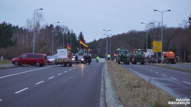 Fot. Adam Wosik [Radio Szczecin] Niemieccy rolnicy protestują. Kierowcy mają problemy [ZDJĘCIA]