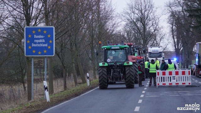 Fot. Adam Wosik [Radio Szczecin] Niemieccy rolnicy protestują. Kierowcy mają problemy [ZDJĘCIA]