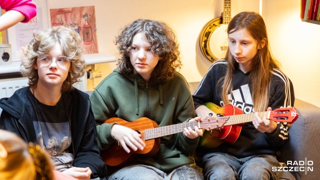 Fot. Robert Stachnik [Radio Szczecin] Światowy Dzień Ukulele. W Szczecinie też zagrali [WIDEO, ZDJĘCIA]
