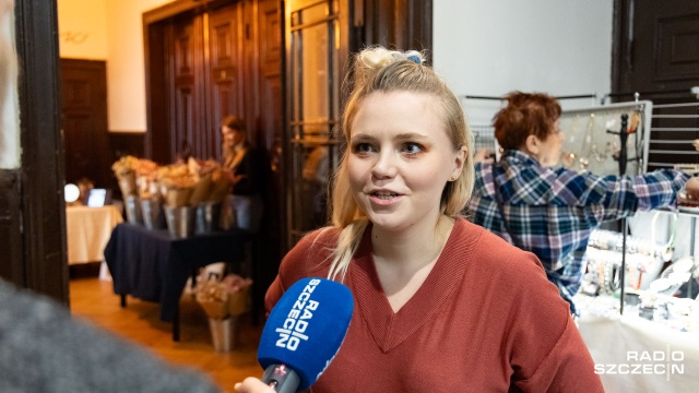 Fot. Robert Stachnik [Radio Szczecin] Lokalni rękodzielnicy prezentują się na kiermaszu [WIDEO, ZDJĘCIA]