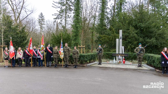 Fot. Robert Stachnik [Radio Szczecin] Obchody powstania Armii Krajowej na Cmentarzu Centralnym [ZDJĘCIA]