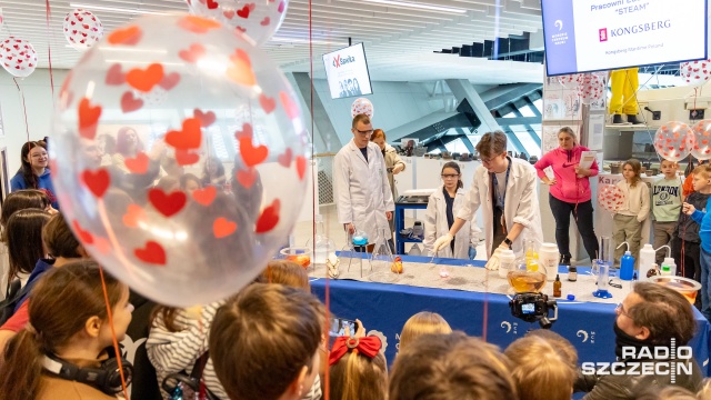 Fot. Robert Stachnik [Radio Szczecin] W miłości jest słodko, ale są też kwasy i zasady. Chemiczne walentynki w MCN [WIDEO, ZDJĘCIA]