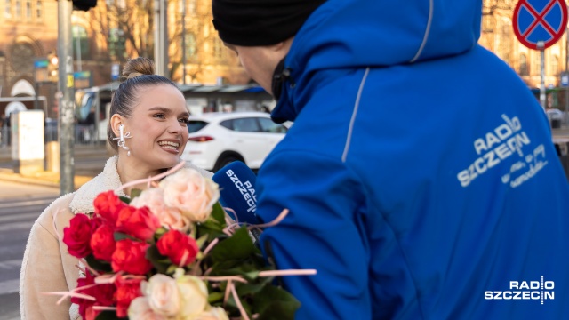 Fot. Robert Stachnik [Radio Szczecin] Dzień Kobiet z Radiem Szczecin. Rozdawaliśmy róże w centrum miasta [WIDEO, ZDJĘCIA]