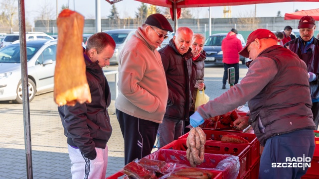 Fot. Robert Stachnik [Radio Szczecin] Bazarek na Bronowickiej, czyli "lubimy sobie pojeść" [WIDEO, ZDJĘCIA]