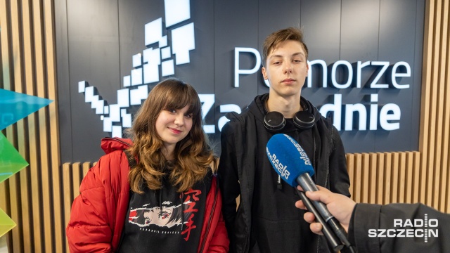 Fot. Robert Stachnik [Radio Szczecin] Młodzież z VII LO odnowi część cmentarza w Siekierkach [WIDEO, ZDJĘCIA]