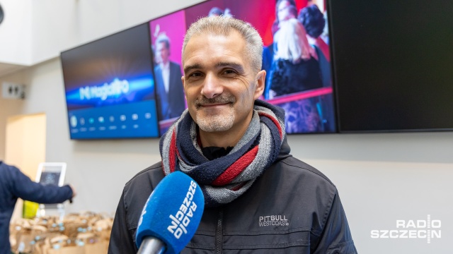 Fot. Robert Stachnik [Radio Szczecin] Młodzież z VII LO odnowi część cmentarza w Siekierkach [WIDEO, ZDJĘCIA]