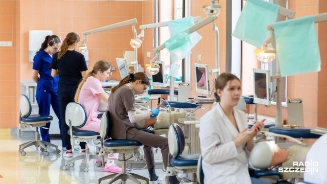 Fot. Robert Stachnik [Radio Szczecin] Stomatologia na PUM. Wirtualne borowanie [WIDEO, ZDJĘCIA]
