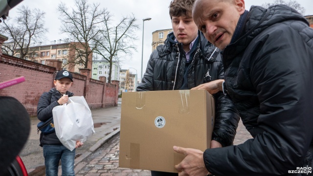 Fot. Maciej Papke [Radio Szczecin] Kombatanci otrzymali wielkanocne paczki [WIDEO, ZDJĘCIA]