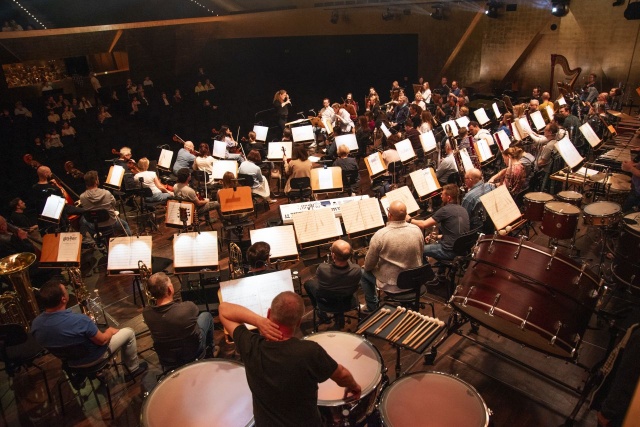 Próba generalna Orkiestry Symfonicznej Filharmonii im. Mieczysława Karłowicza pod batutą Marii Sydor. Fot. Kamila Kozioł [Filharmonia w Szczecinie] Maria Sydor i Harry Potter w Złotej Sali Filharmonii [ZDJĘCIA]