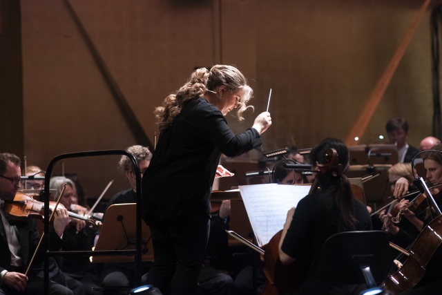 Harry Poter złamał batutę Marii Sydor. Fot. Kamila Kozioł [Filharmonia w Szczecinie] Magiczny koncert muzyki filmowej w Złotej Sali Filharmonii. Harry Potter złamał batutę Marii Sydor [ZDJĘCIA]