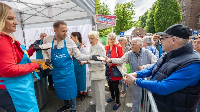 Fot. Robert Stachnik [Radio Szczecin] Wielkie gotowanie na Pikniku nad Odrą [WIDEO, ZDJĘCIA]