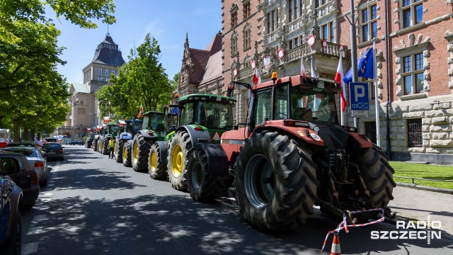 Fot. Robert Stachnik [Radio Szczecin] Protest rolników na Wałach Chrobrego [ZDJĘCIA]