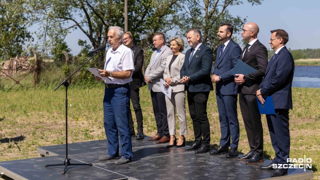 Fot. Robert Stachnik [Radio Szczecin] Most kolejowy nad Regalicą zyskał imię cenionego specjalisty [WIDEO, ZDJĘCIA]