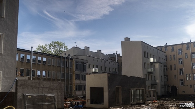 Fot. Wojciech Ochrymiuk [Radio Szczecin] Przebudowa kwartału w centrum Szczecina. M.in. nowe mieszkania, żłobek, miejsca parkingowe [WIDEO, ZDJĘCIA]