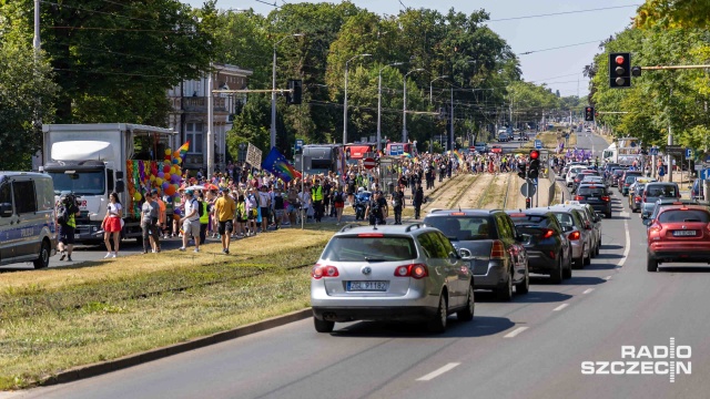 Fot. Robert Stachnik [Radio Szczecin] Marsz Równości w Szczecinie. "Jest wesoło, kolorowo i bezpiecznie. Tak powinno być przez cały czas..." [WIDEO, ZDJĘCIA]