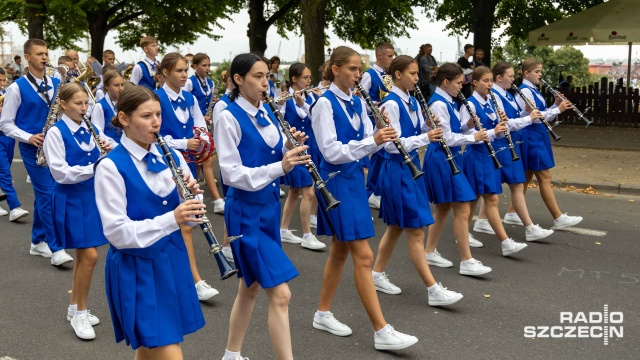 Przemarsz Orkiestr Dętych Tall Ships Races Szczecin 2024 Fot. Robert Stachnik [Radio Szczecin] Muzyczna Walka o Puchar Prezydenta Szczecina rozpoczęta [ZDJĘCIA]