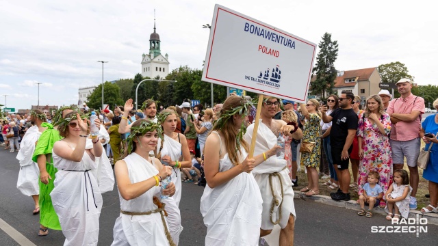 Parada Fot. Robert Stachnik [Radio Szczecin] Finał The Tall Ships Races. Wielka Parada Załóg [WIDEO, ZDJĘCIA]