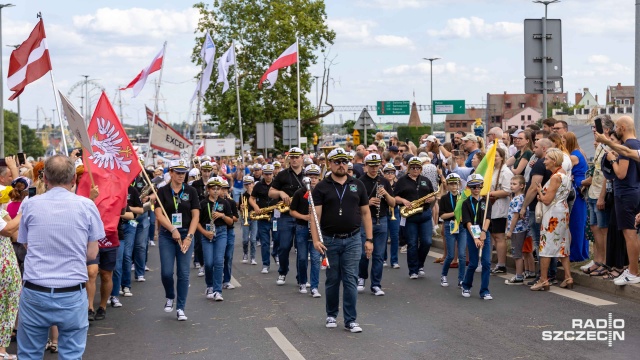 Parada Fot. Robert Stachnik [Radio Szczecin] Finał The Tall Ships Races. Wielka Parada Załóg [WIDEO, ZDJĘCIA]