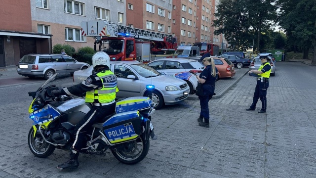 Fot. KPP w Stargardzie Służby sprawdzały przejezdność dróg osiedlowych. Wnioski: jest źle [ZDJĘCIA]